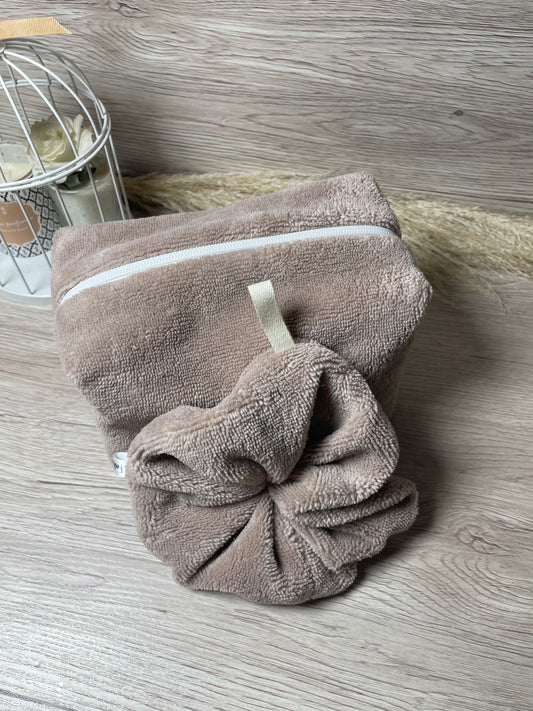 Lot de Trousse de toilette / trousse de maquillage/ bambou et sa fleur de douche en bambou - coloris au choix