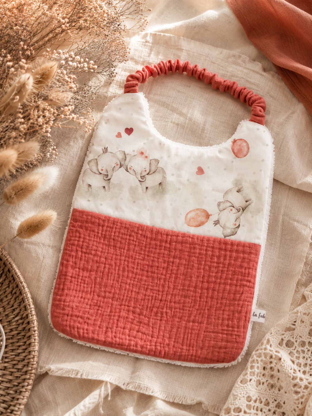 Bavoir maternelle personnalisé Elephant corail – Fin de série