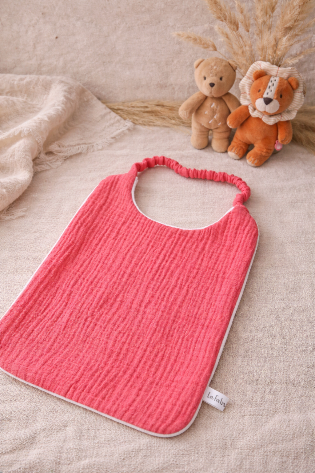 bavoir maternelle  fin de série corail 
