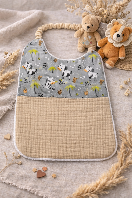 fin de série bavoir maternelle beige et motif
